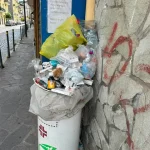 MARANO, lettere al direttore. La segnalazione di una farmacista: “Il contenitore dei farmaci scaduti è sempre pieno e trasformato in un cestino dei rifiuti”