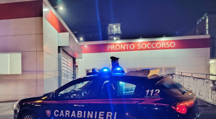 Sant’Anastasia, follia durante l’arresto: sei Carabinieri feriti da un uomo e dai suoi familiari.