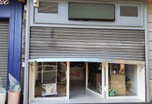 Marano, assalto nella notte a un negozio di telefonia: tre incappucciati fanno razzia, danni per 30mila euro