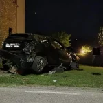 Auto si ribalta, finisce fuori strada e si schianta contro un muro: morti due 17enni