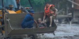 Alluvione travolge il Nepal, almeno 147 morti e oltre 500 dispersi: due italiani evacuati