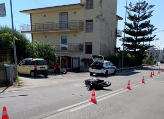 Marano, incidente grave tra Castel Belvedere e la Rotonda Maradona: scooter contro auto, conducente in codice rosso