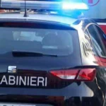 Si getta in auto con la moglie nel porto durante una lite, coppia salvata dai passanti