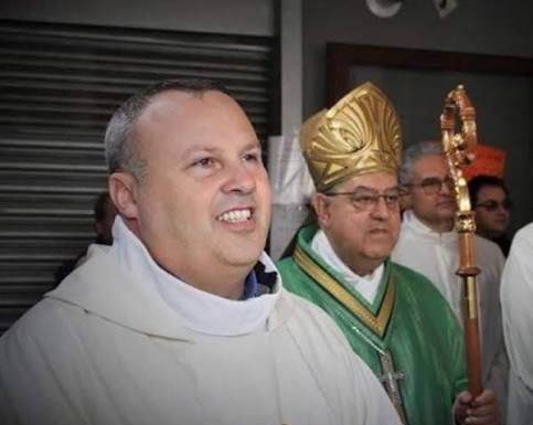 Marano, confermata anticipazione di Terranostranews: Don Ciro Russo lascia San Ludovico: dal 1 novembre sarà parroco a Procida