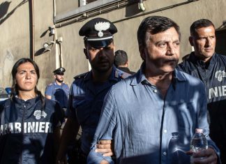 LAVITOLA GATE: LA COMPAGNA DEL FACCENDIERE PRONTA A VUOTARE IL SACCO