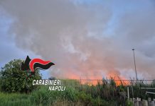 INCENDIO NELL’EX BASE NATO DI POZZUOLI, ARRESTATO 52ENNE. FIAMME ESTESE PER 70MILA METRI QUADRI