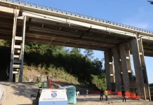 LA TRATTATIVA DISPERATA TRA LA POLIZIA E VELLA PRIMA DEL LANCIO DAL CAVALCAVIA