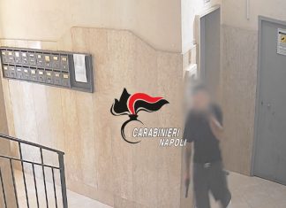 NAPOLI: rapine in ascensore a donne anziane, 35enne fermato dai carabinieri. Documentate 3 rapine, modus operandi inedito