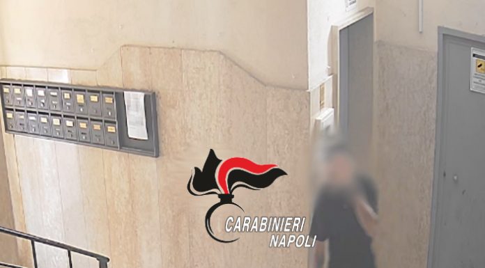 NAPOLI: rapine in ascensore a donne anziane, 35enne fermato dai carabinieri. Documentate 3 rapine, modus operandi inedito
