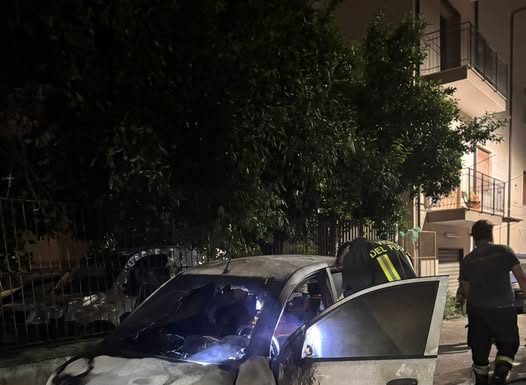 Marano. Un gesto di solidarietà per Raffaele: un nostro lettore si offre di regalargli un’auto dopo il rogo dell’altra notte