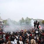 Francia, proteste contro il carovita: scontri a Parigi e lacrimogeni, circa 100 fermi