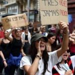 COLLETTIVI STUDENTESCHI, CENTRI SOCIALI, PRO PAL: GUERRIGLIA URBANA IN MOLTE CITTA’. LE VIOLENZE ESPLODONO ANCHE IN ITALIA
