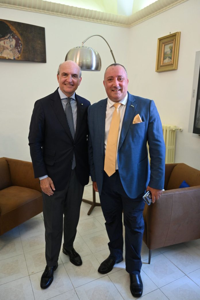 da sx NEO PREFETTO MAURIZIO AGRICOLA E GIUSEPPE RAIMONDI SEGRETARIO NAZIONALE COISP