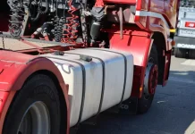 Protesta tir, ruote tagliate a Caserta per impedire partenza camion