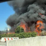 Pianura, incendio nell’isola ecologica
