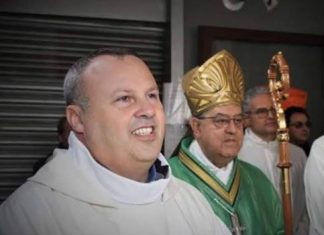 Marano, oggi l’ultimo saluto di don Ciro Russo: dopo 25 anni lascia San Ludovico d’Angiò. Dal 1 novembre sarà a Procida