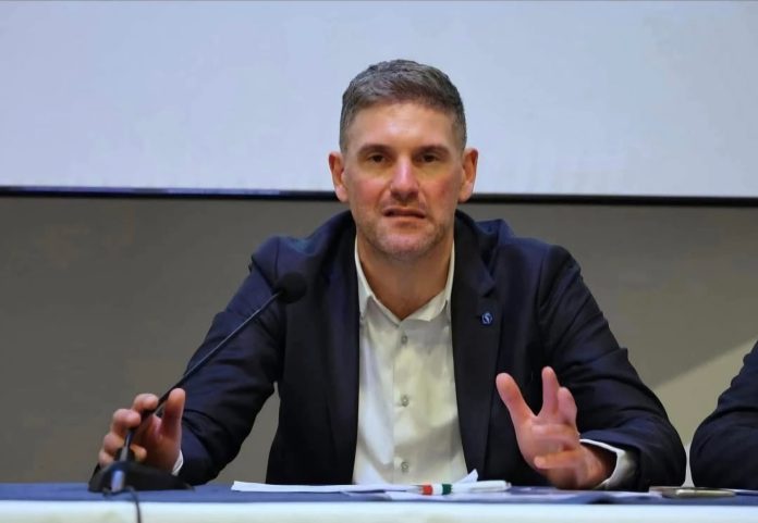 giuliano tavolo congresso (2)